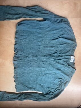 Womens Sage Green Button-Front Ruched Hem Top